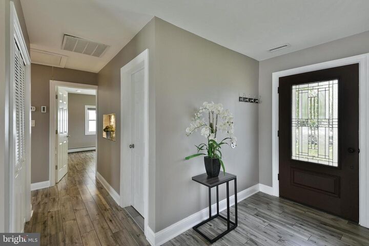 Property Photo: 31 Briaroot Lane PA 19054