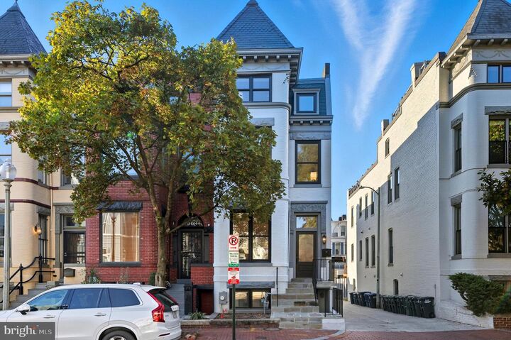 Property Photo:  910 Westminster Street NW  DC 20001 