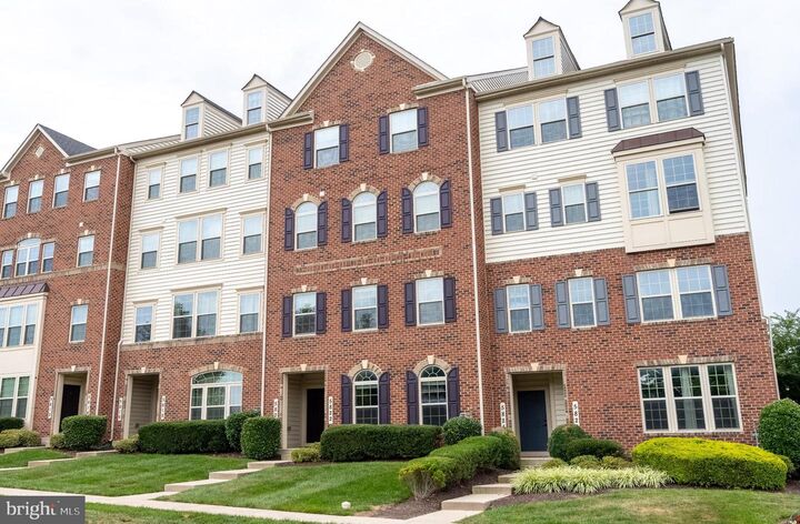 Property Photo: 5822 Oakdale Village Road MD 21754