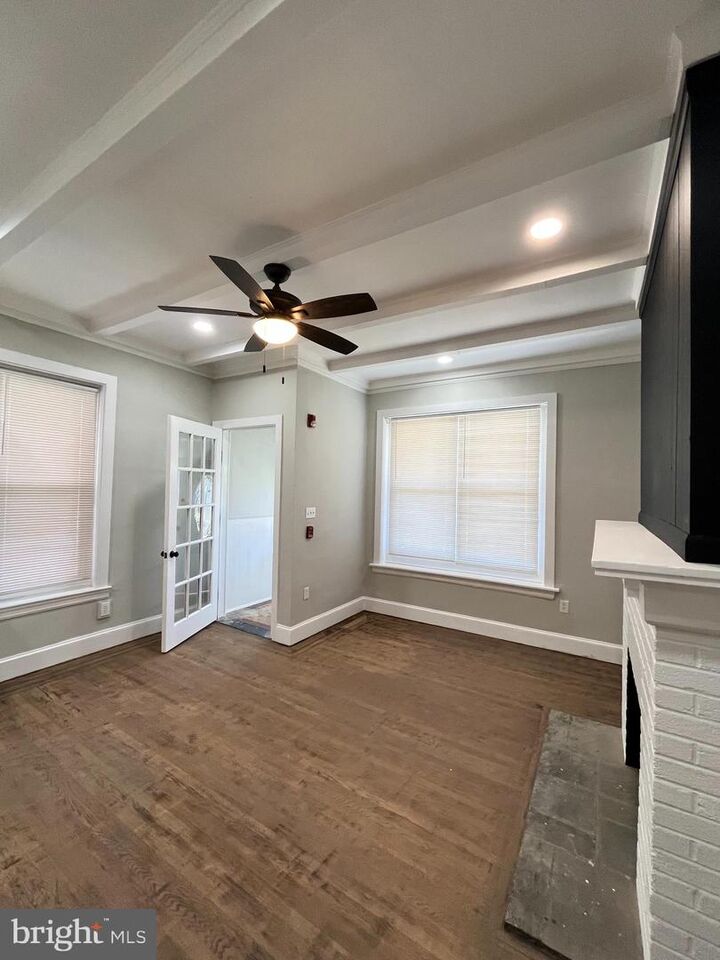 Property Photo:  853 Wynnewood Road 1  PA 19151 