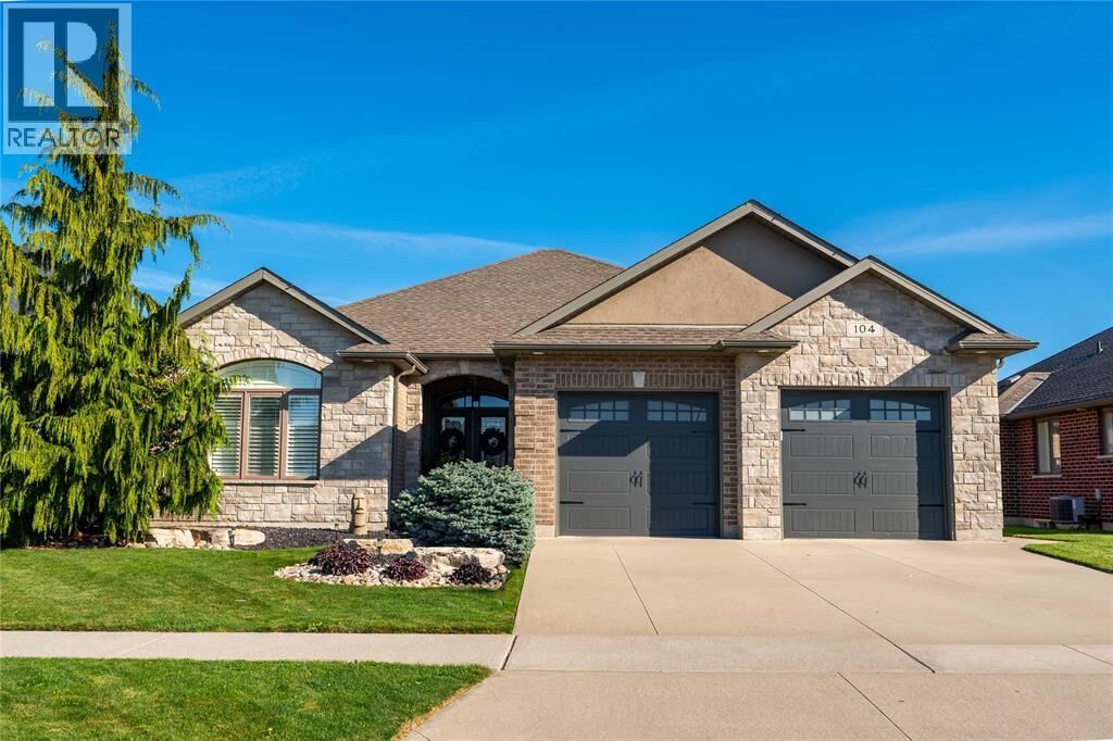Property Photo:  104 Lizucha Drive  ON N7S 0C6 