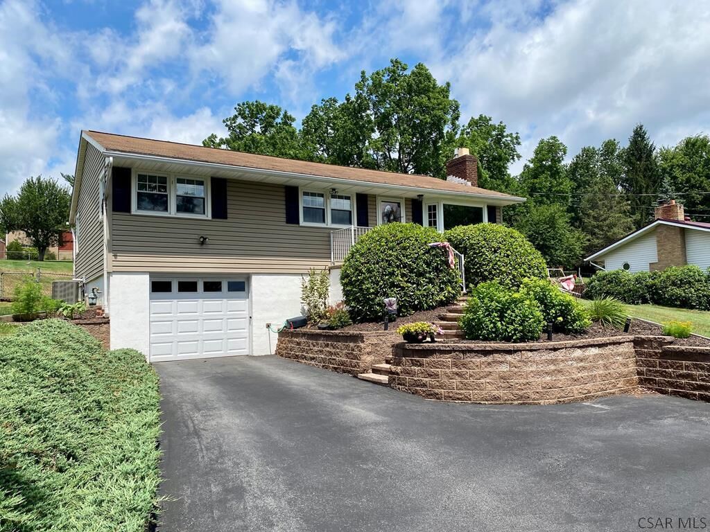 Property Photo:  105 Royal Avenue  PA 15905 