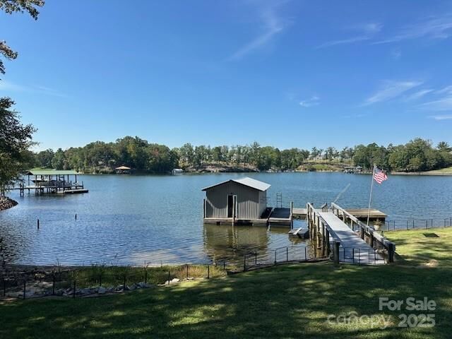 Property Photo:  5205 Lake Wylie Road  SC 29710 