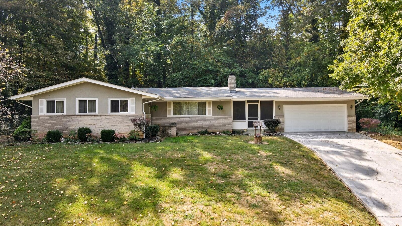 Property Photo: 70 Riverside Drive OH 43119