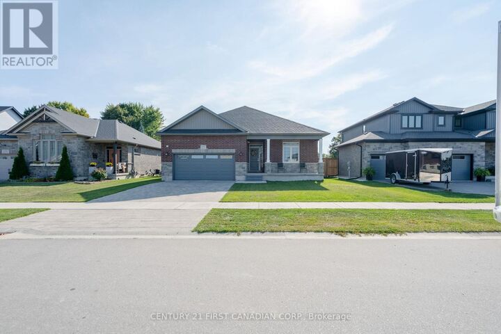 Property Photo:  125 Spencer Avenue  ON N0M 2J0 