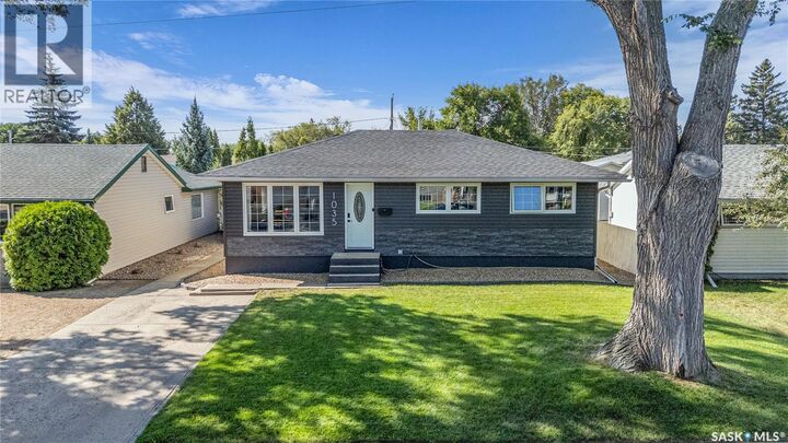 1035 Hall Street W  Moose Jaw SK S6H 2S5 photo