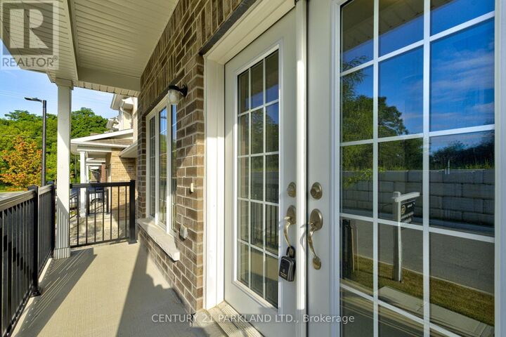 Property Photo: 1741 Fairport Road Potl #7 ON L1V 1S9
