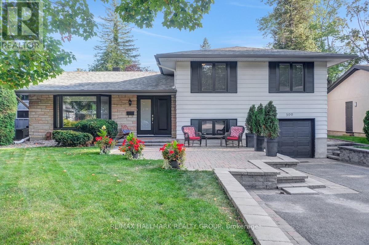Property Photo:  599 Duff Crescent  ON K1J 7C6 