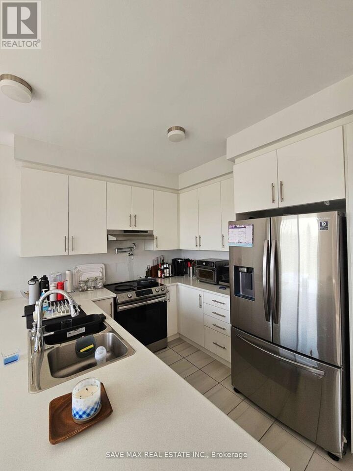 Property Photo:  1084 Lockie Drive  ON L1L 0R9 