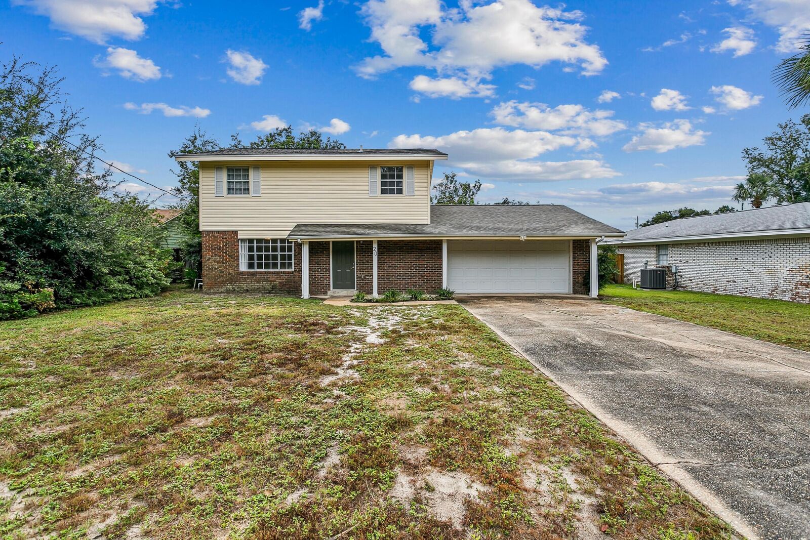 Property Photo:  20 E Casa Loma Drive  FL 32569 