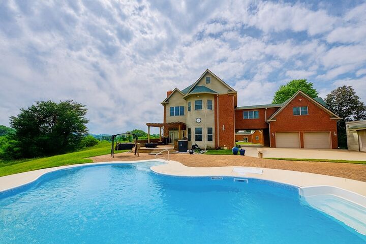 Property Photo: 105 Mountainview Court KY 41501