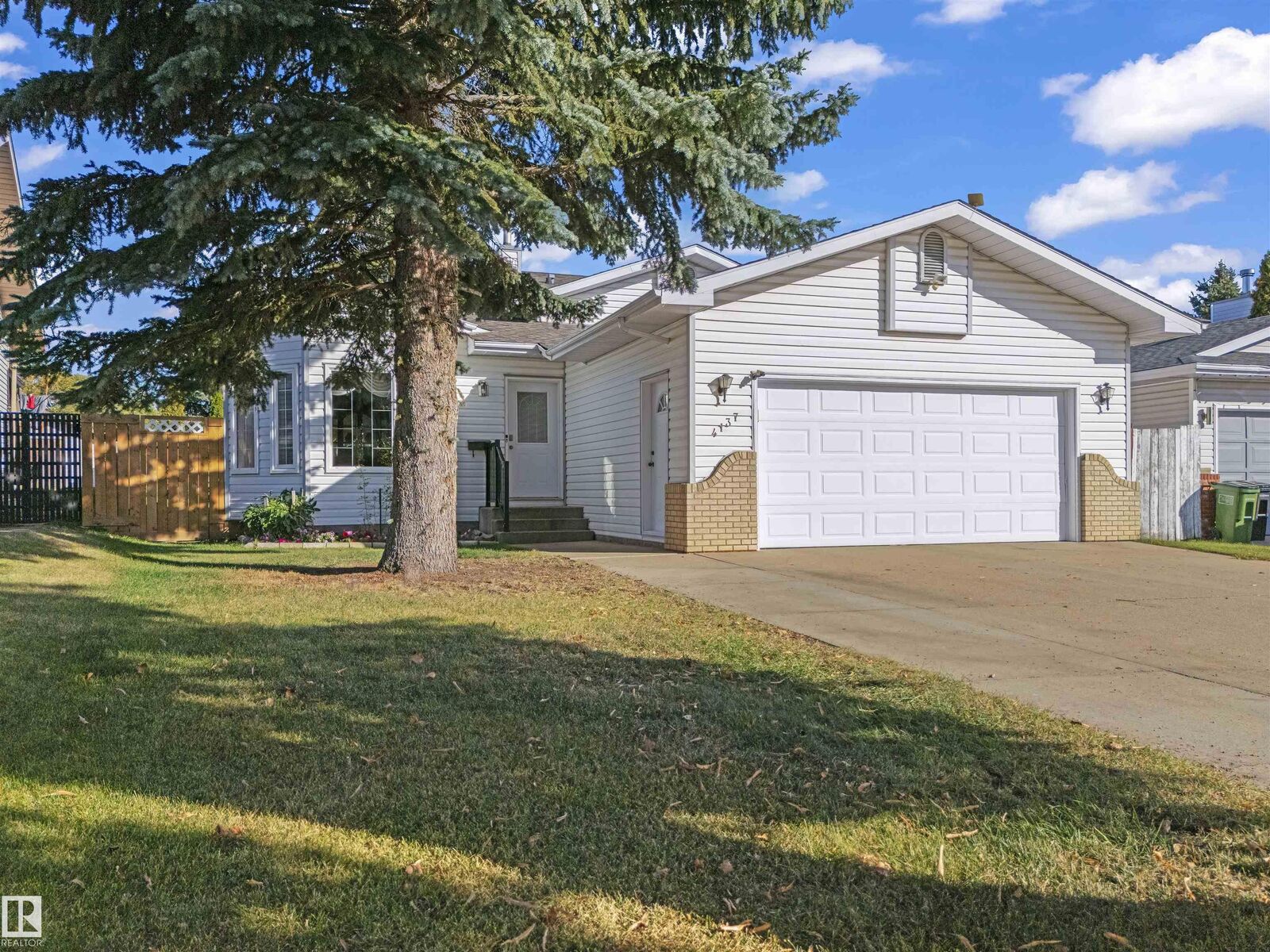 Property Photo:  4137 28 Ave NW NW  AB T6L 4H2 