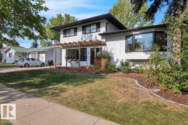 Property Photo: 16204 Patricia Drive NW AB T5R 5N5