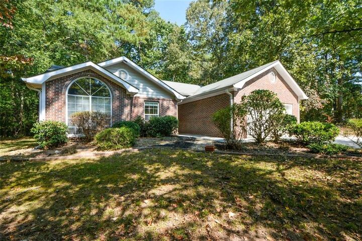 Property Photo: 3078 Essex Drive GA 30180