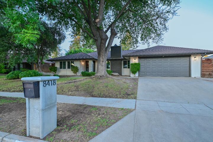 8418 N Del Mar Avenue  Fresno CA 93711 photo