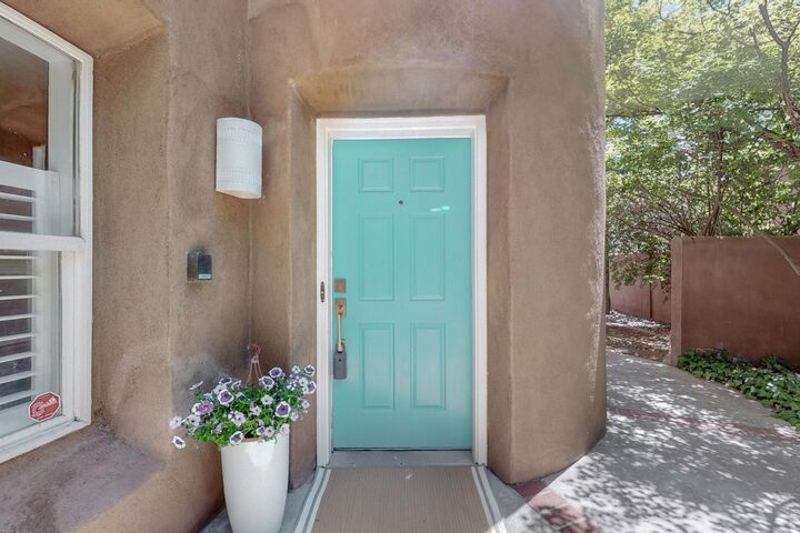 Property Photo:  2904 Calle De Alamo NW  NM 87104 