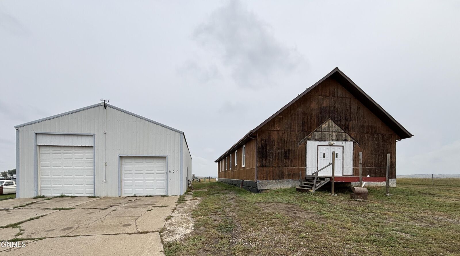 Property Photo:  600 12th Avenue NE  ND 58523 