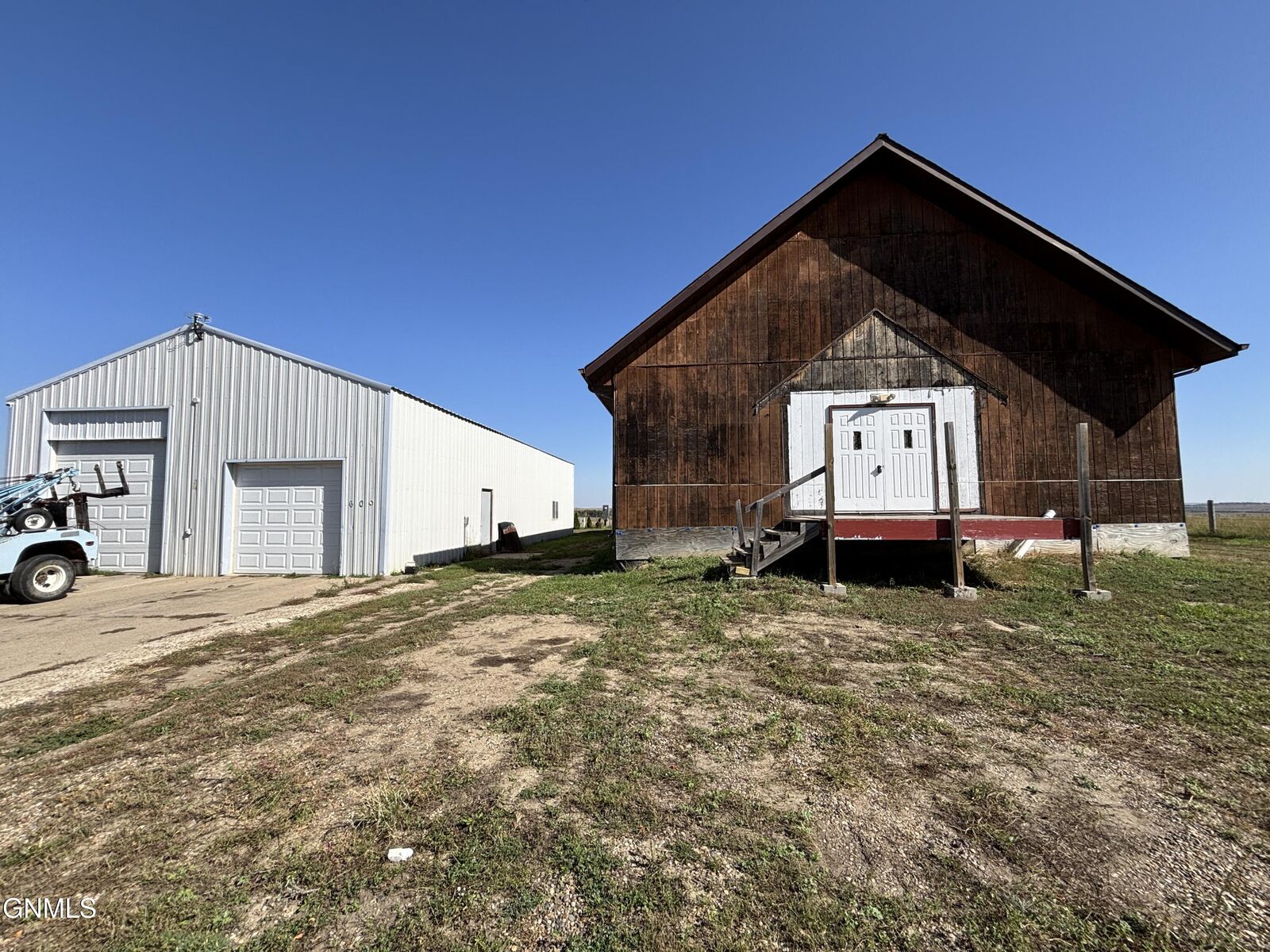 Property Photo: 600 12th Avenue NE ND 58523