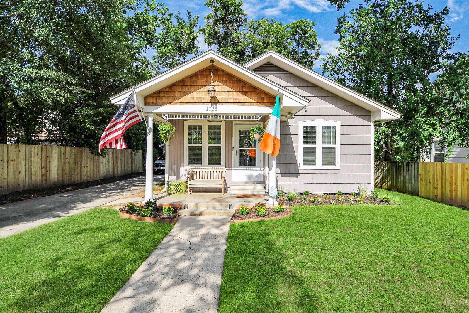 Property Photo:  1038 Lawrence Street  TX 77008 
