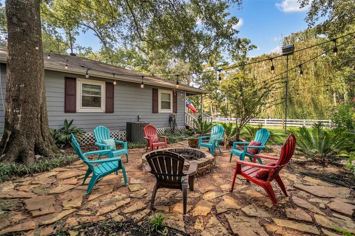 Property Photo:  1100 Papoose Trail  TX 77316 