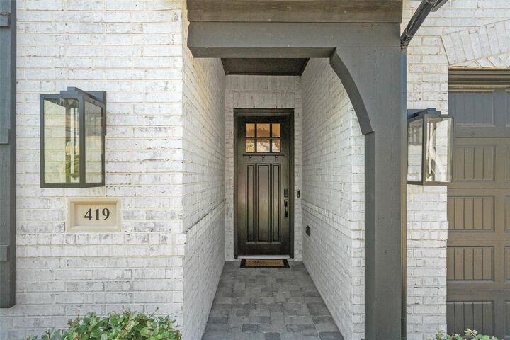 Property Photo:  419 N Hillary Step Place  TX 77316 