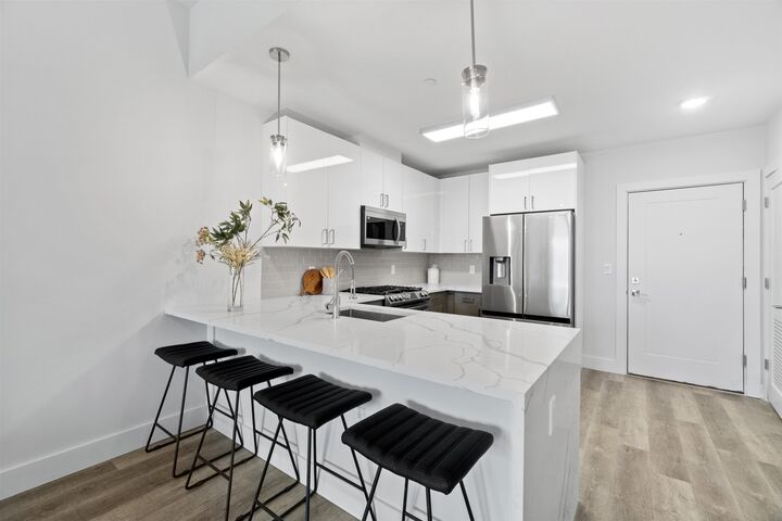 Property Photo:  412 Whiton St 504  NJ 07304 