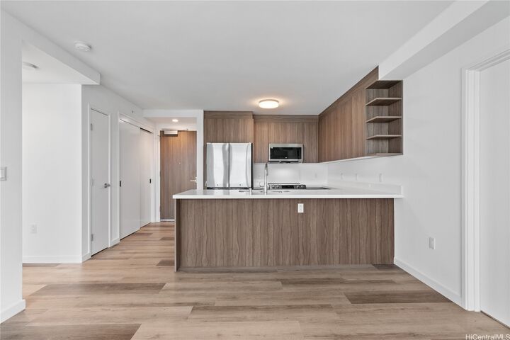 Property Photo: 1515 Liona Street 2402 HI 96814