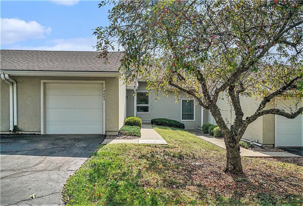 Property Photo:  10863 Rosehill Road  KS 66210 