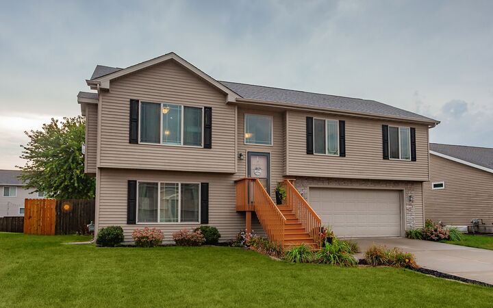 Property Photo: 800 Jefferson Avenue SE IA 50035