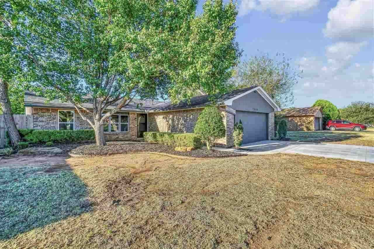 Property Photo:  7606 SW Cherokee Ave  OK 73505 