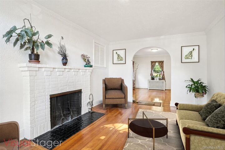 Property Photo:  184 Hillcrest Road  NY 10552 