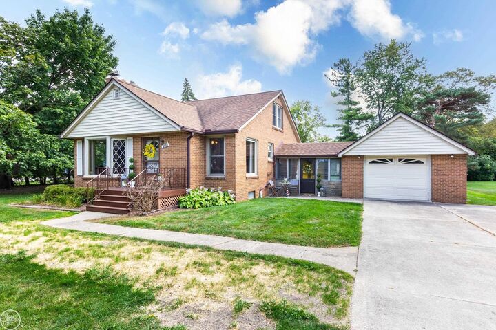 Property Photo:  1805 Clinton Avenue  MI 48079 
