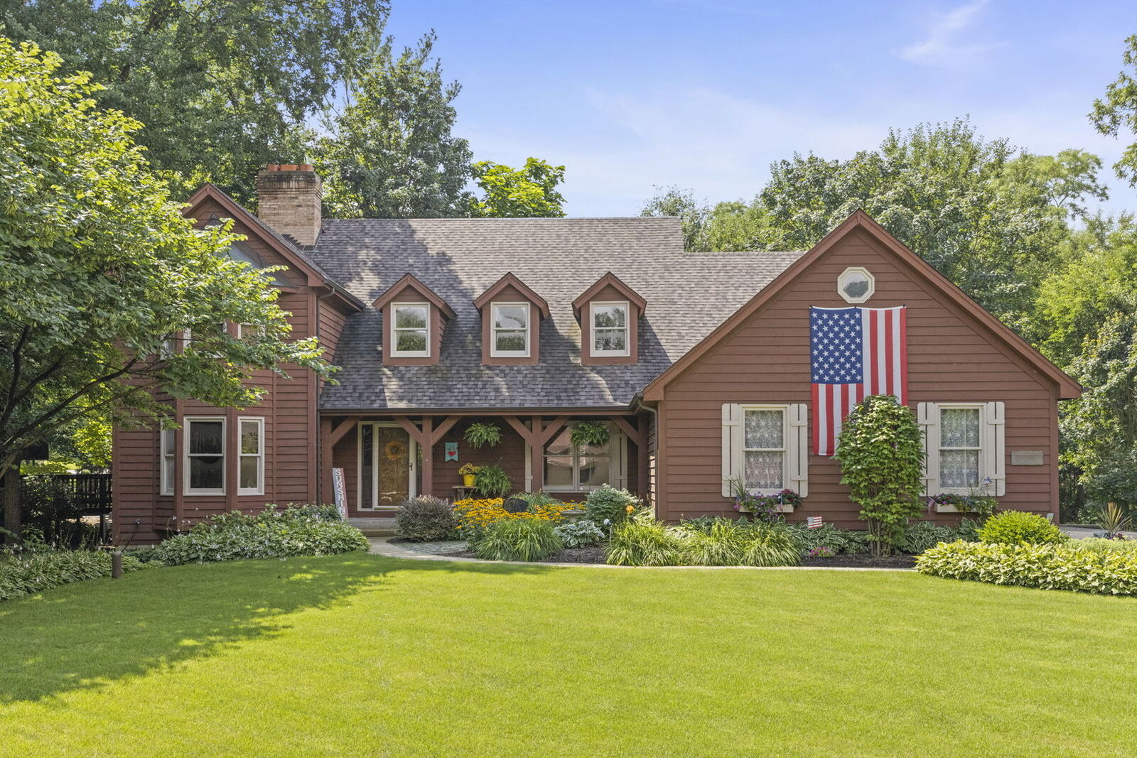Property Photo: 28W041 Greenview Avenue IL 60555