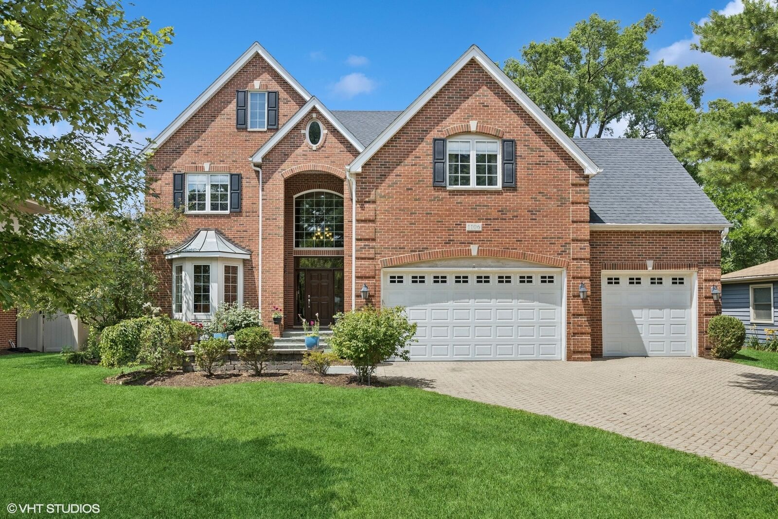 Property Photo:  1106 S Kensington Avenue  IL 60525 