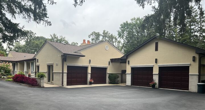Property Photo: 1122 S Estate Lane IL 60045