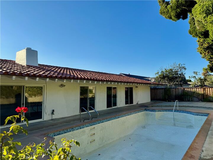 Property Photo:  1412 Santiago Dr  CA 92660 