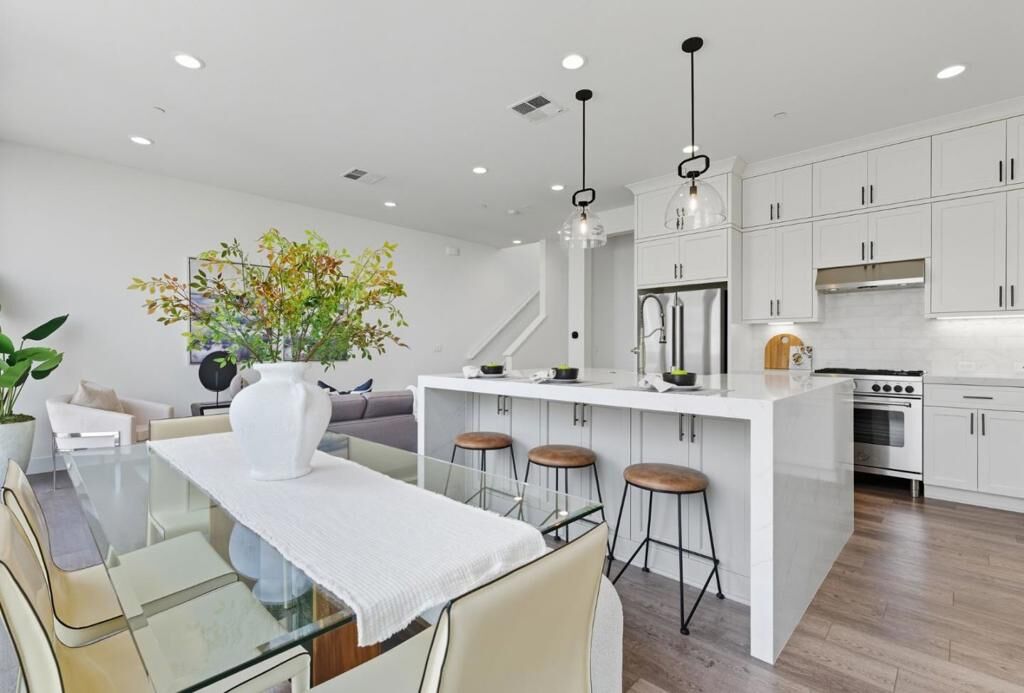 Property Photo: 142 Coronado Avenue CA 94501