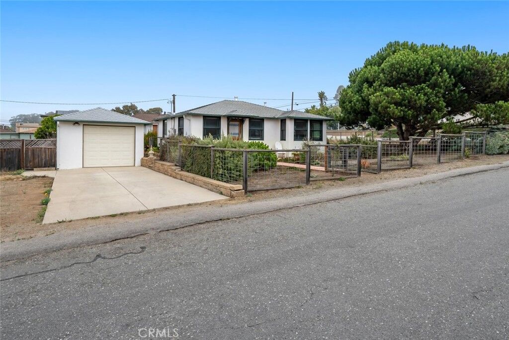 Property Photo:  595 Driftwood Street  CA 93442 