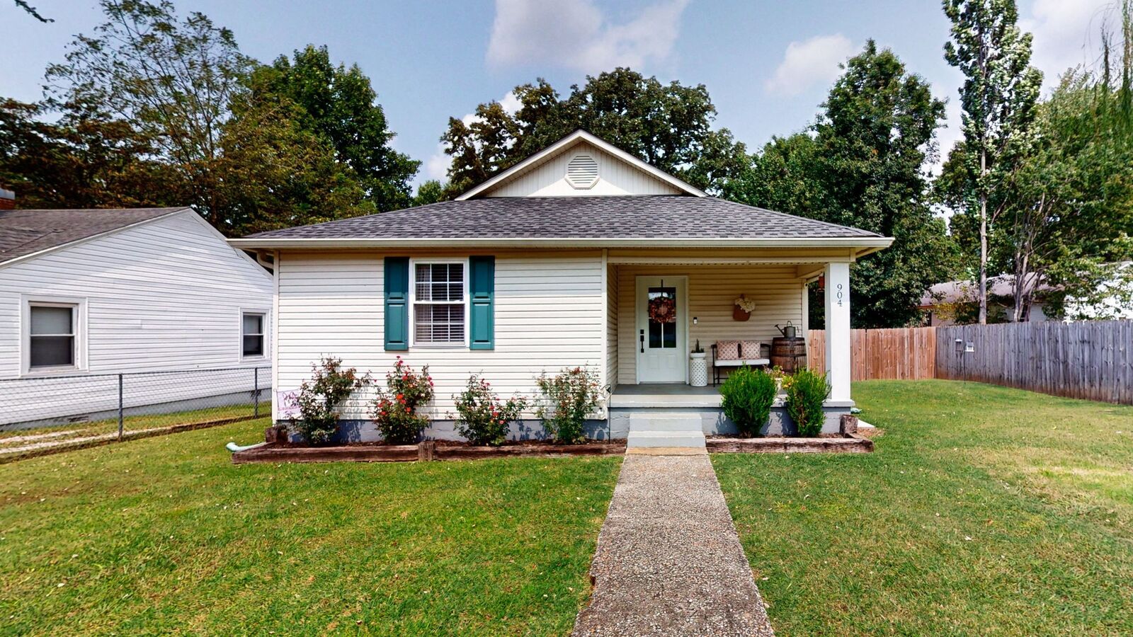 Property Photo:  904 W Market St  TN 37324 