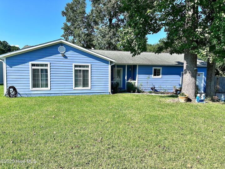 Property Photo:  909 Springdale Drive  NC 28540 