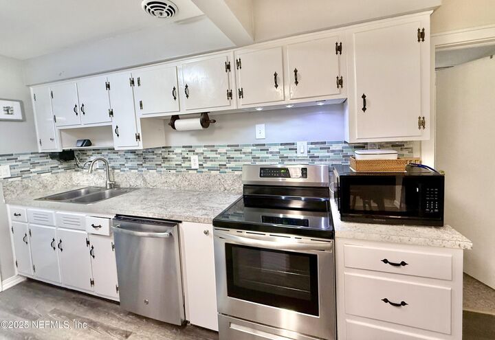 Property Photo:  1625 Palm Avenue  FL 32177 