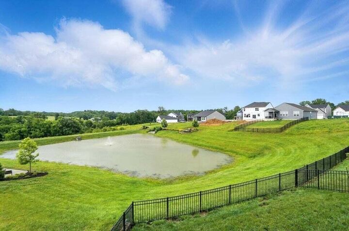 Property Photo:  1427 Rosewynne Way  KY 41051 