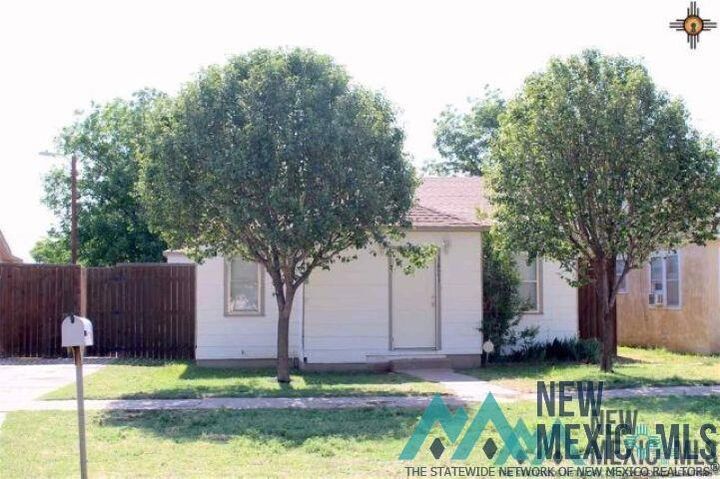 Property Photo:  1421 Ross Street  NM 88101