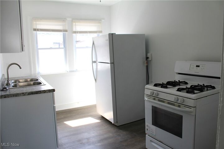 Property Photo:  397 E 148th Street 2  OH 44110 