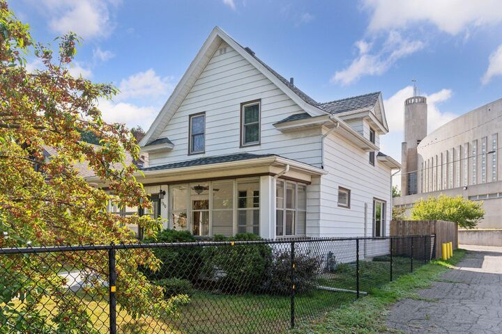 Property Photo:  1310 Blair Avenue  MN 55104 