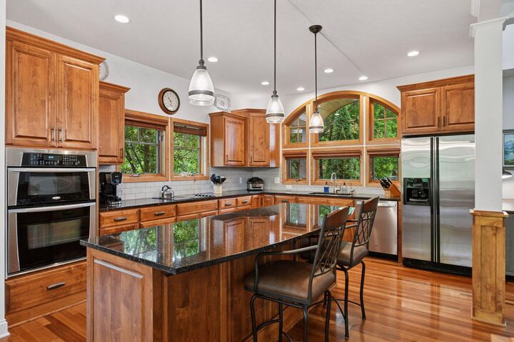 Property Photo: 6040 Oakview Court MN 55331