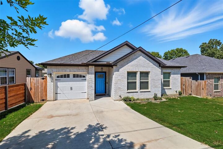 Property Photo: 2325 Echo Lake Drive TX 75253