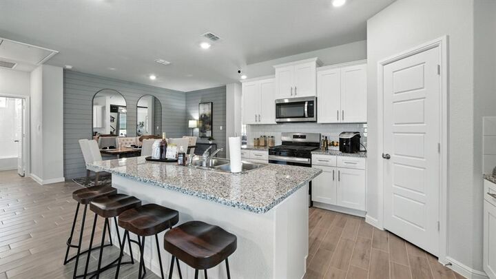 Property Photo:  809 Hollyn Drive  TX 76234