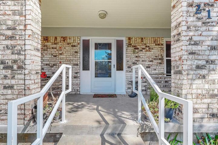 Property Photo: 212 Colonial Drive TX 75098