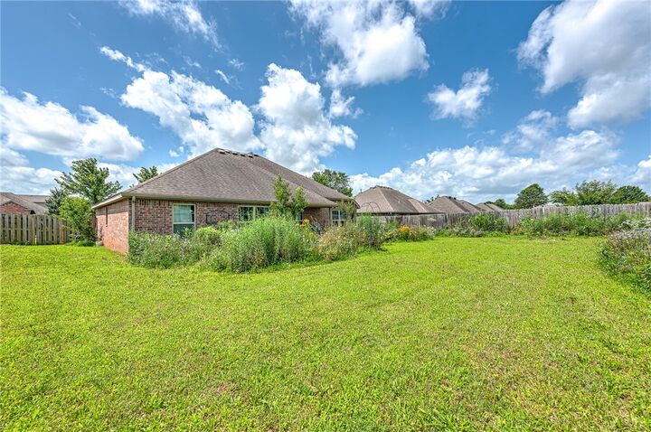 Property Photo:  4300 Limestone Avenue  AR 72712 
